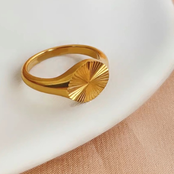 18K Gold Plated Sunburst Ring | Stainless Steel - Picture 6 of 8